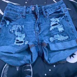 denim high-rise short shorts, brand “so “size 3/26W.